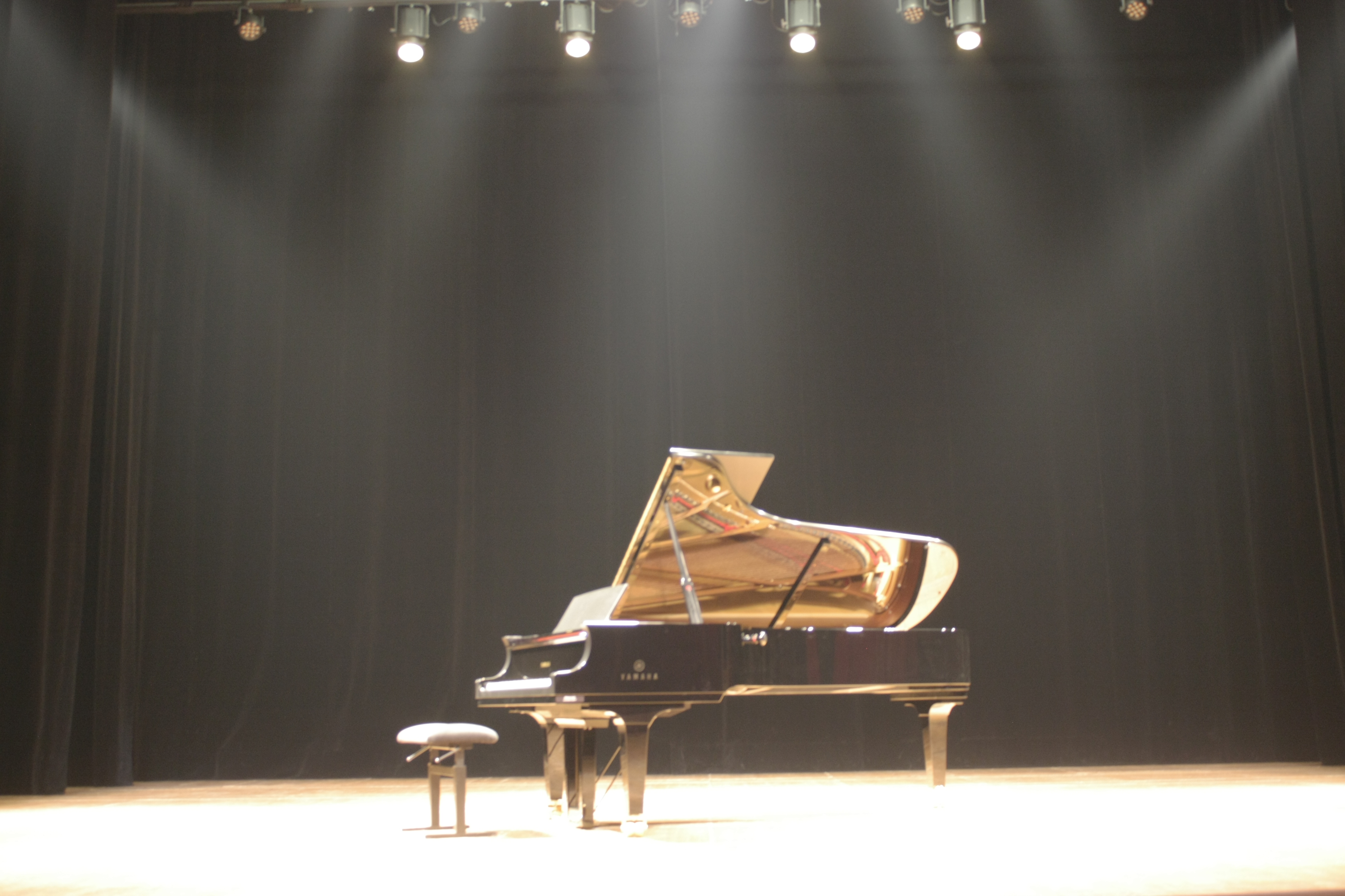 Piano occasion CFX GRAND QUEUE DE CONCERT